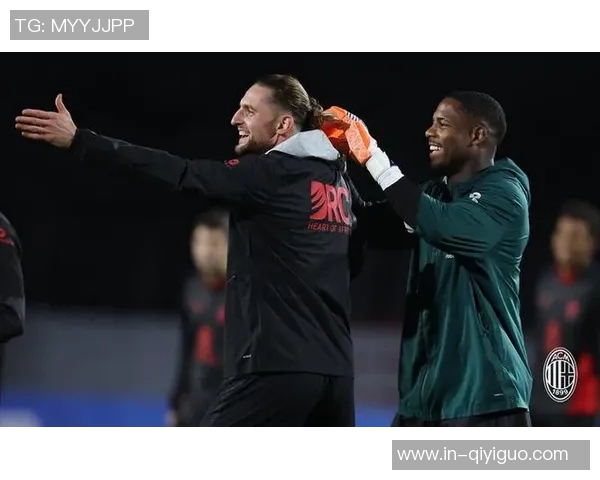 再集结时刻拉米罗带领球队开启新赛季首堂训练课 再集结时刻拉米罗带领球队开启新赛季首堂训练课