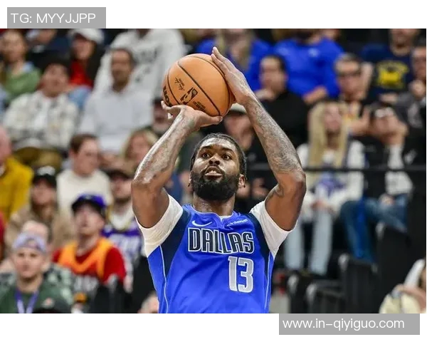 马绍尔表现出色15投9中砍下22分6篮板4助攻3抢断正负值高达16